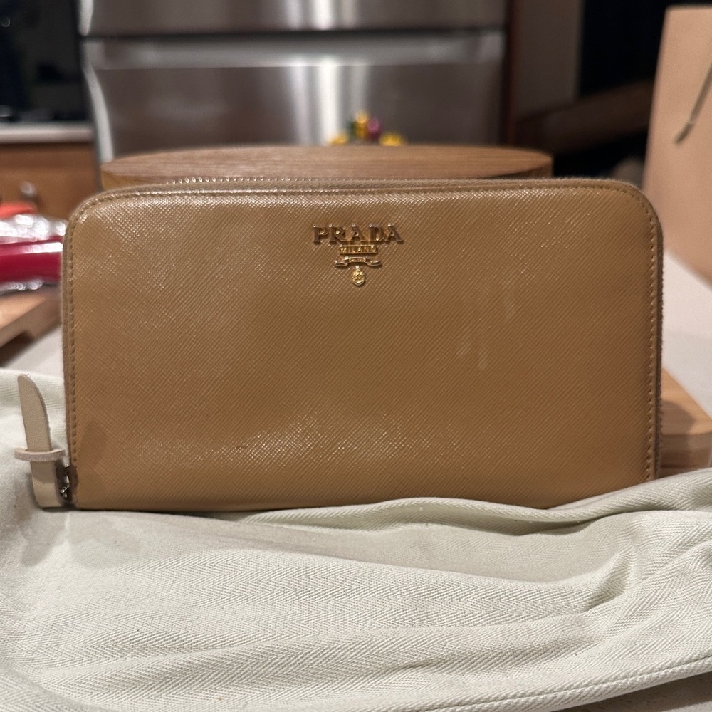 Prada Beige Leather women’s Wallet